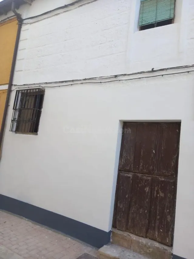 CASA PARA REFORMAR EN FUENTES DE VALDEPERO
