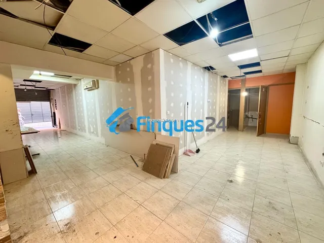Local en venta – Carrer Magnet, Manresa (Centro) - foto 5