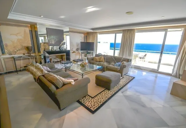 Exclusivo apartamento en alquiler con inmejorables vistas al - foto 2