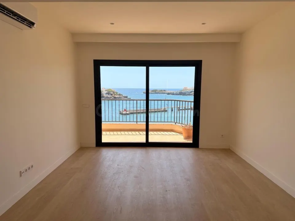PISO EN PRIMERA LINEA DE MAR