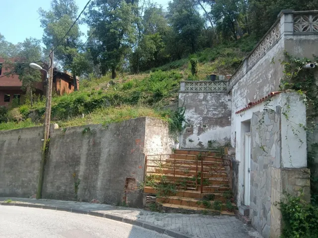 Terreno Urbano con Caseta: ¡Construye tu Hogar Ideal! — 6