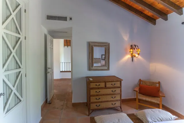 Bonita casa de campo con piscina, jardines y barbacoa — 46