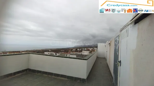 Adeje. Tijoco. Piso 2 habitaciones, solarium, 2 balcones, vi