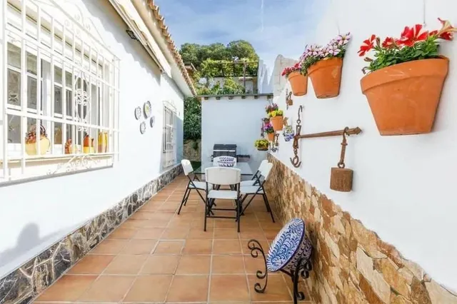 Espectacular Chalet Independiente con Apartamento de Invitad - foto 4