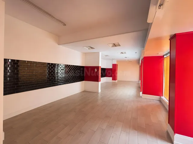 ¡Oportunidad! Local de 96 m2 diáfano, reformado — 5