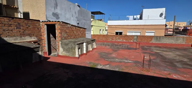 ALMACEN SOBRE PARCELA URBANA, SE PUEDE CONSTRUIR UNA CASA DE - foto 3