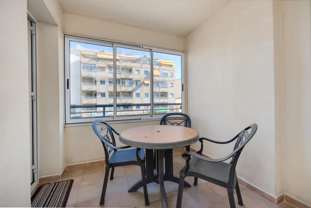 Venta de amplio apartamento seminuevo Ed.Torreaguas Torrevieja — 6