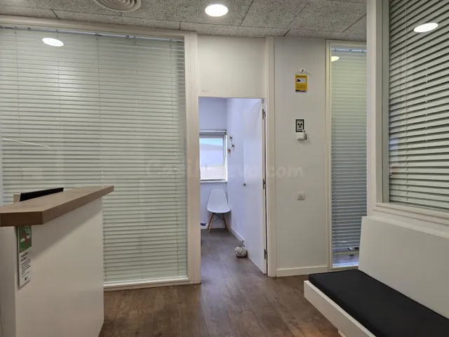 Excelente local-consultorio médico en Policlinic Torreblanca - foto 5