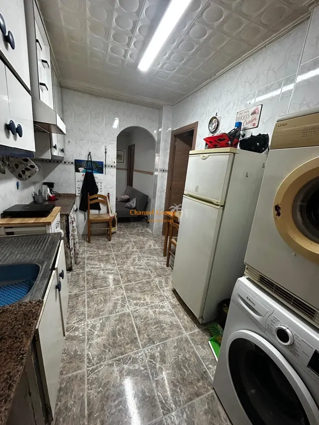 Se vende planta baja en zona la rata. — 15
