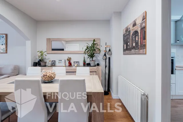 Casa esquinera con jardín privado y estilo inigualable — 10