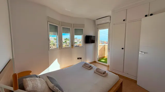Villa con piscina privada, Alicante, Orihuela Costa. 4 habitaciones, 190 m2, 6,4 kilómetros del mar — 6