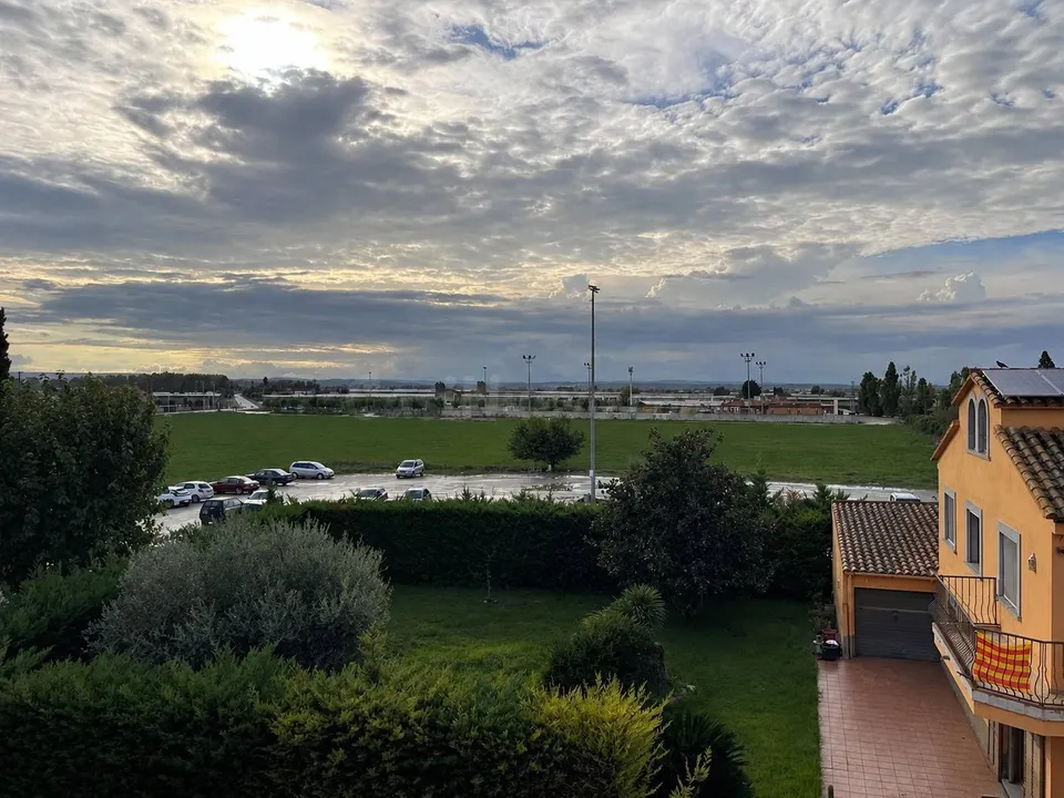 Piso luminoso con terraza privada en el ático y trastero en pleno corazón de Sant Pere Pescador