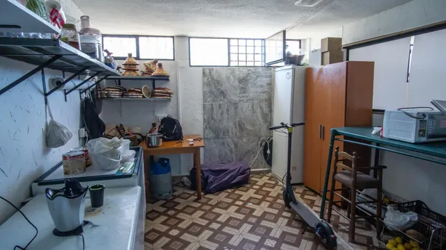 Local en Petrer zona Salinetas montado para empezar tu nuevo negocio — 7
