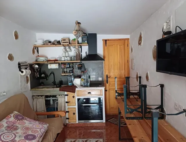 SE VENDE CASETA EN CHOVAR CON LUZ Y AGUA - foto 3