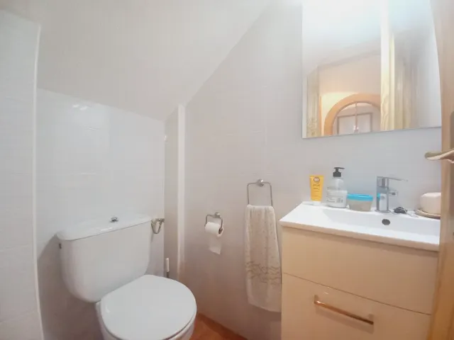 ADOSADO 2 DORMITORIOS 2 BAÑOS LEVANTE — 10