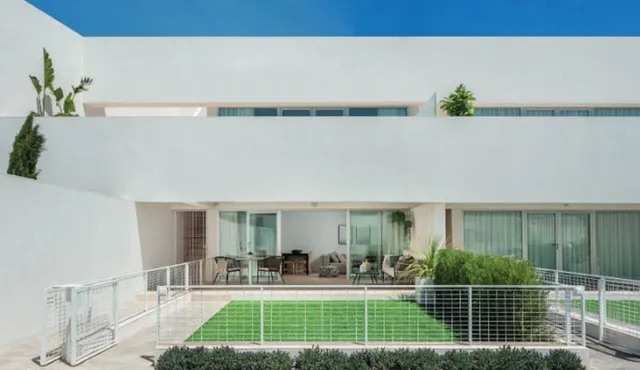 FANTASTICO BUNGALOW FRENTE A LA LAGUNA ROSA EN TORREVIEJA A ESTRENAR — 33