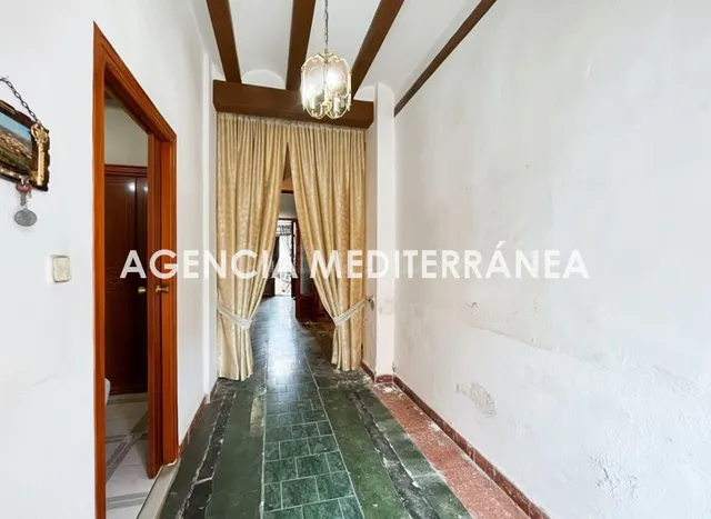 CASA DE DOS PLANTAS A LA VENTA EN ALCÀSSER