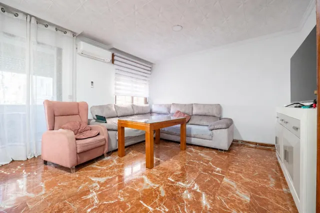 VENTA DE AMPLIO Y LUMINOSO PISO EN AV. ANDALUCES (CONSTITUCI - foto 3