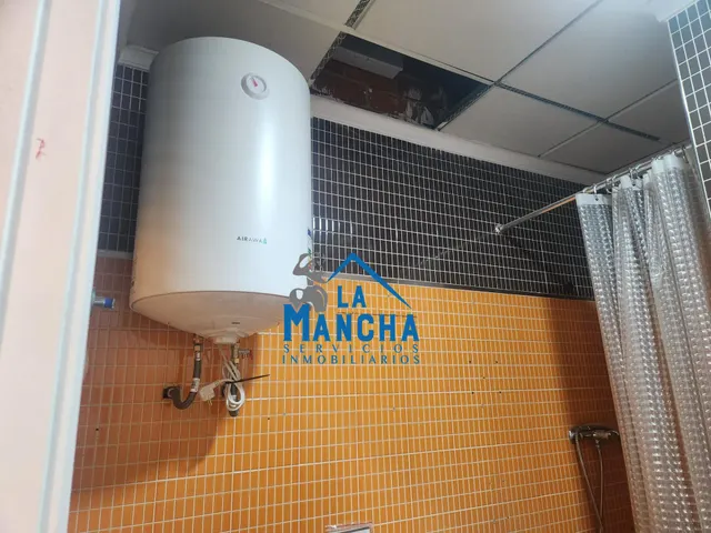 *105.000€* inmobiliaria la mancha vende local en carretera de jaen de Albacete. — 10