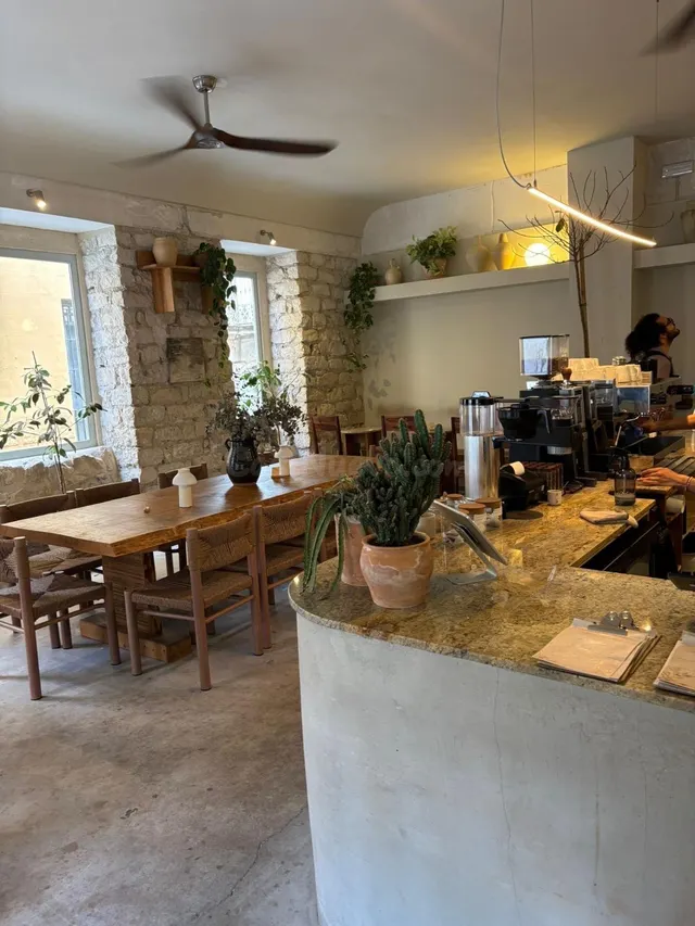LOCAL COMERCIAL EN VENTA CON INQUILINO – CASCO ANTIGUO DE ALICANTE — 4