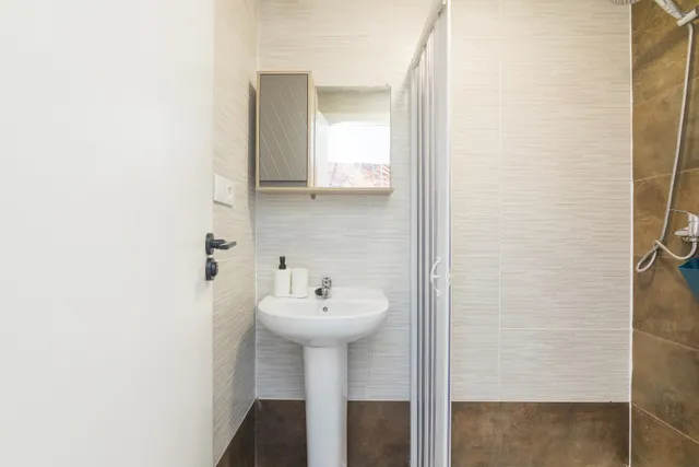Se vende este gran piso junto Corazón de Jesús con 5 habitaciones y 5 baños ideal como inversión para rentabilizarlo!!! — 30