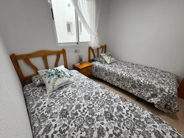 Apartamento con vistas despejadas y piscina — 26
