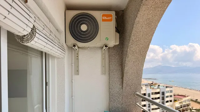 .ESTUDIO CON VISTAS AL MAR EN EMPURIABRAVA — 27