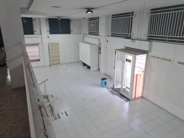 Local comercial 475m² en venta - Estadio de la cerámica - foto 2