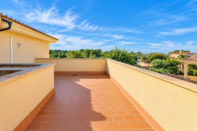 Exclusivo unifamiliar con jardín y piscina en Sant Marçal — 31