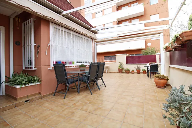 BUNGALOW DE ESQUINA EN ZONA KELME — 3