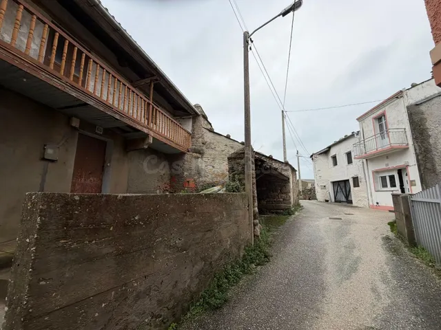 Propiedad en Bares para restaurar - foto 4
