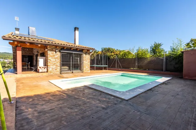 Casa amb piscina, espai i qualitat a can font – ca n’avellaneda — 11
