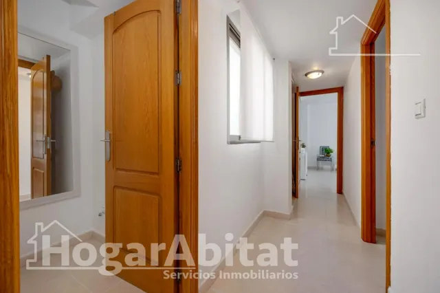 PRECIOSO ÁTICO CON DOS TERRAZAS, GARAJE Y PISCINA JUNTO AL MAR — 42