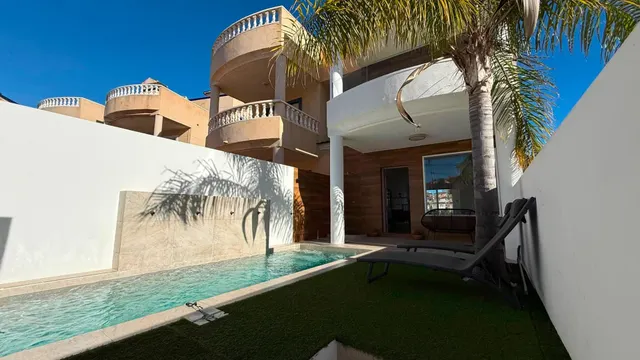 Villa con piscina privada, Alicante, Orihuela Costa. 4 habitaciones, 190 m2, 6,4 kilómetros del mar — 19