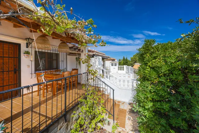 Precio bungalow con jardin y piscina comunitaria en urbanizacion lago jardin ii (los balcones) — 7