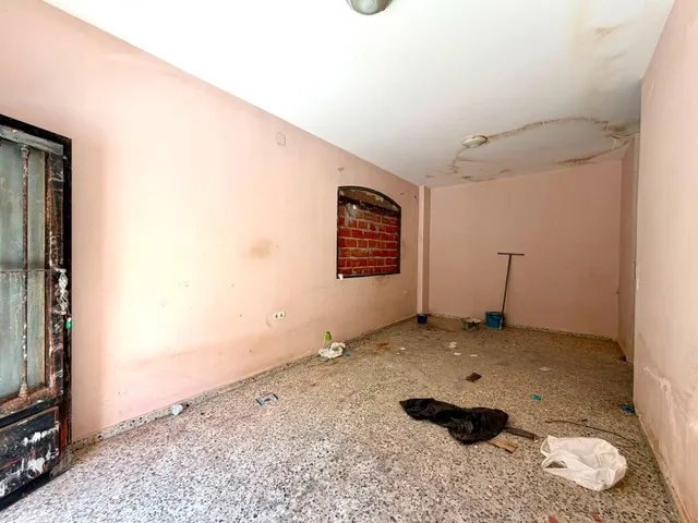 Negocio en Motril: Local comercial de 78m2 con potencial inversor — 13