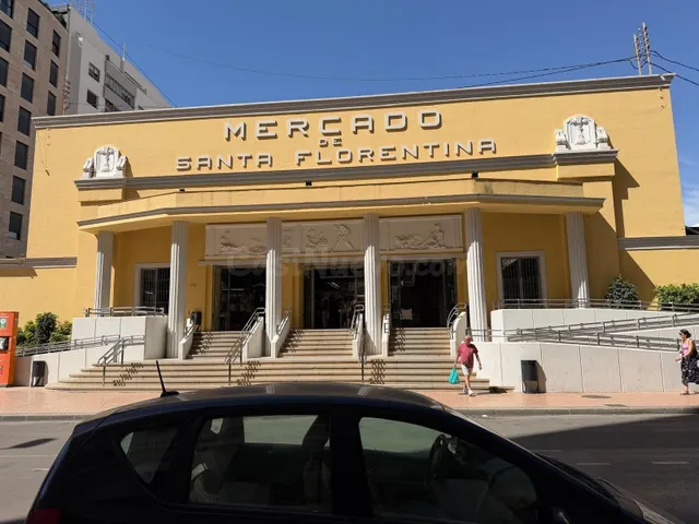LOCAL COMERCIAL REFORMADO, MUY VISIBLE Y EN UNA DE LAS ZONAS - foto 5