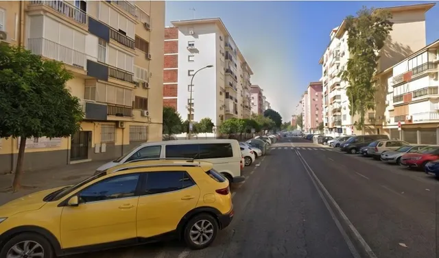Inmueble Ocupado-Sin Posesión. Piso en venta en Avda. Ildefo - foto 4