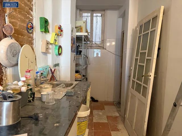 INMOBILIARIA ARBETETA VENDE EDIFICIO PARA REFORMAR EN PLENO CENTRO DE GUADALAJARA. — 22