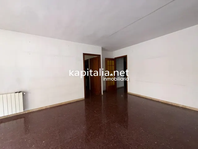 Piso luminoso en Plaza de la Concepción. — 23