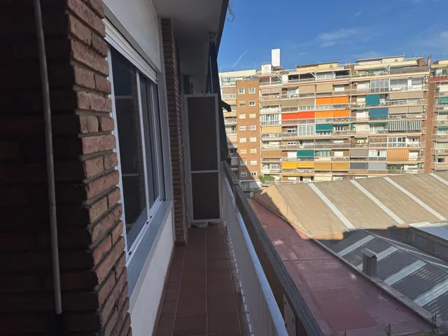Pis en lloguer - les corts — 9