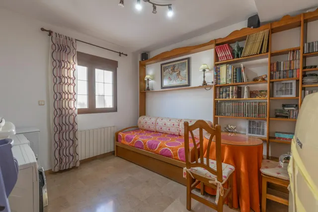Adosada con 4 dormitorios, amplias terrazas y vistas a Granada y sierra nevada — 31
