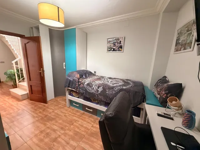 Acogedora Casa en Avenida de Pruna con Espacios Amplios y Confortables!! — 22