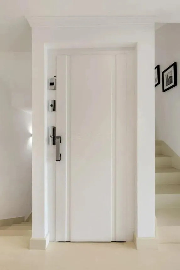 Chalet adosado en la Milla de Oro de Marbella — panorámica de La Concha — 12
