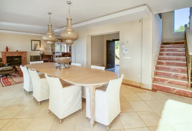 Chalet 4 habitaciones 440m² en venta - Costa Del Sol - foto 4