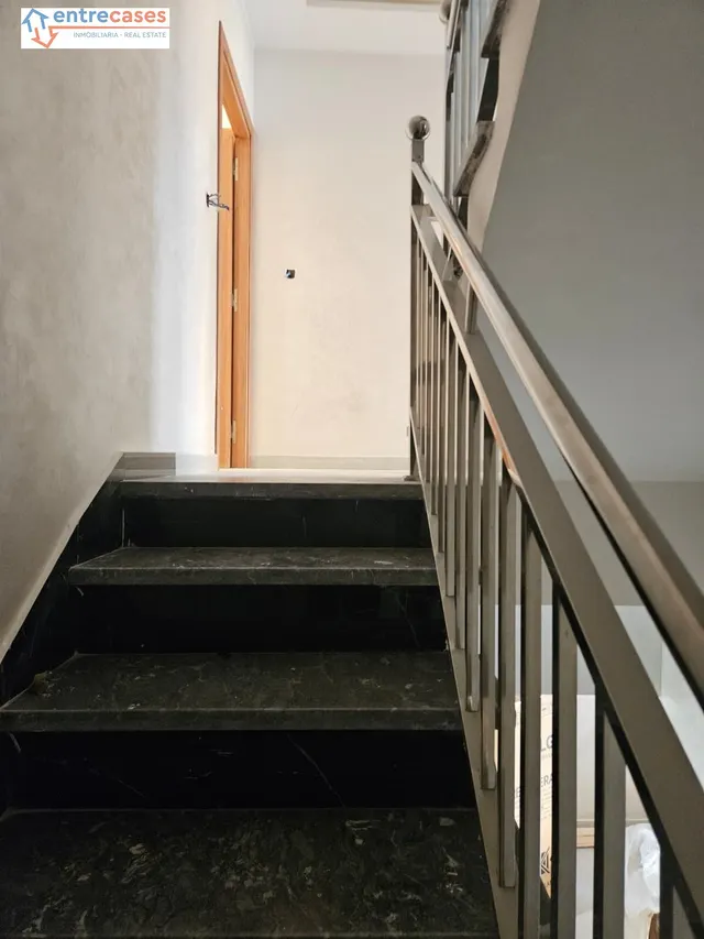 Casa Tipo Dúplex 4 habitaciones 328m² en venta - 3 de Abril — 23