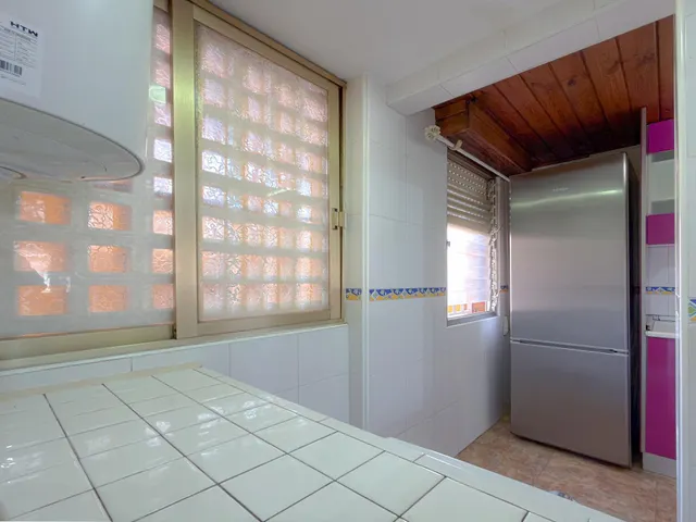 Amplio apartamento completamente reformado + Gran terraza y Piscina comunitaria (160 mts playa) — 17
