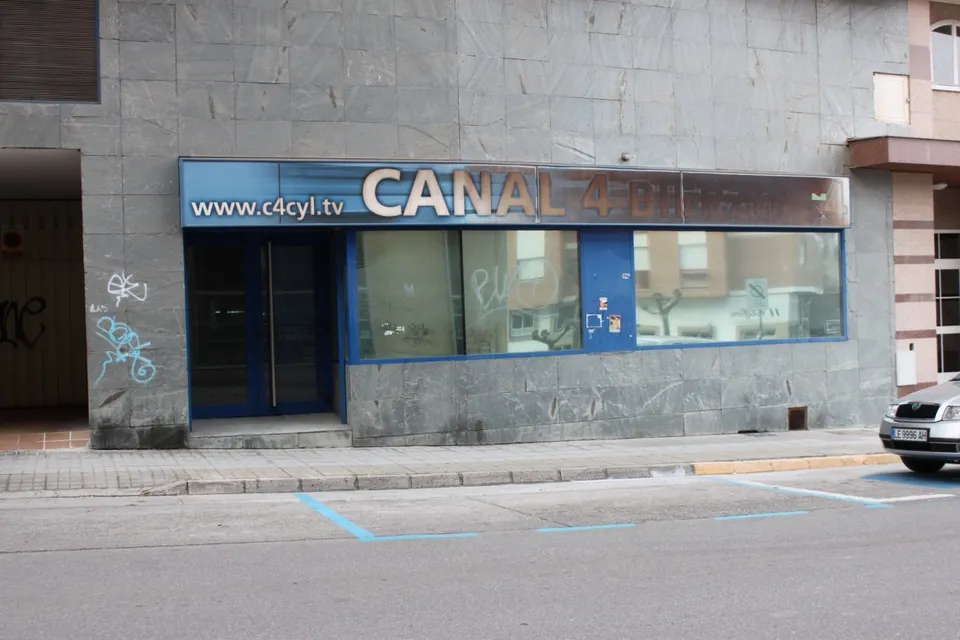 LOCAL COMERCIAL EN LA ZONA ALTA