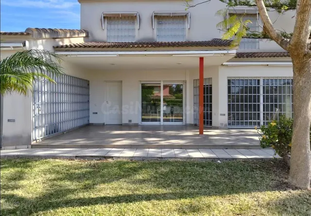 Villa privada con parcela de 700 m2 cerca del mar en Campoam