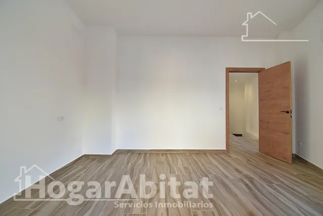 Casa reformada con terraza y garaje en el centro — 21